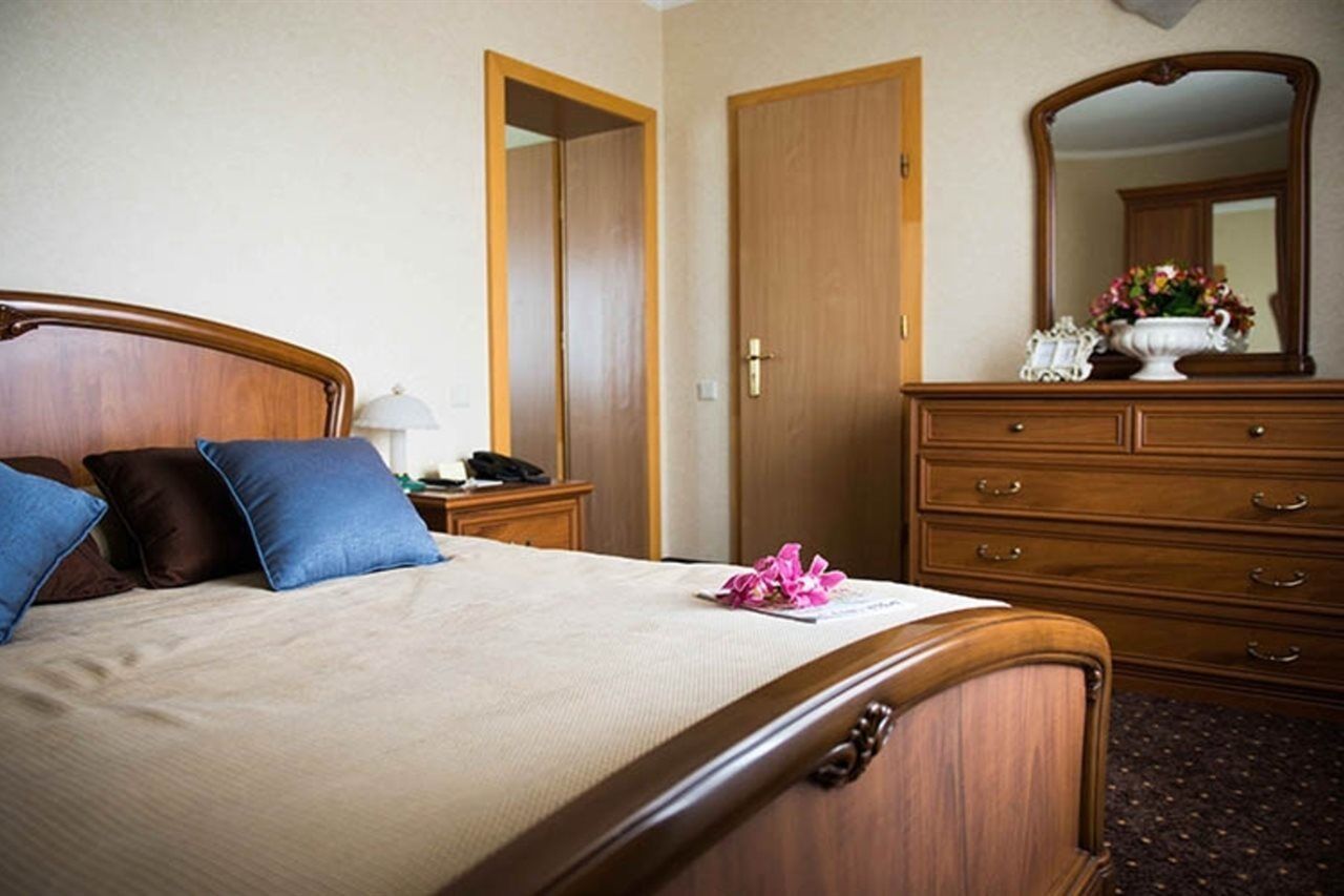 Premier Dnister Hotel 4*