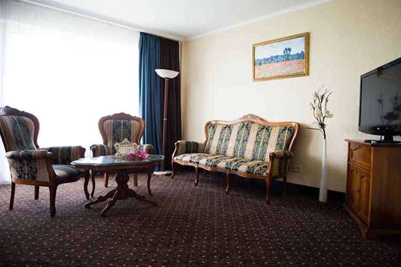Premier Dnister Hotel 4*