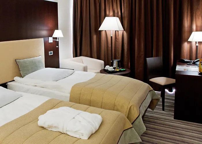 Отель Premier Hotel Dnister